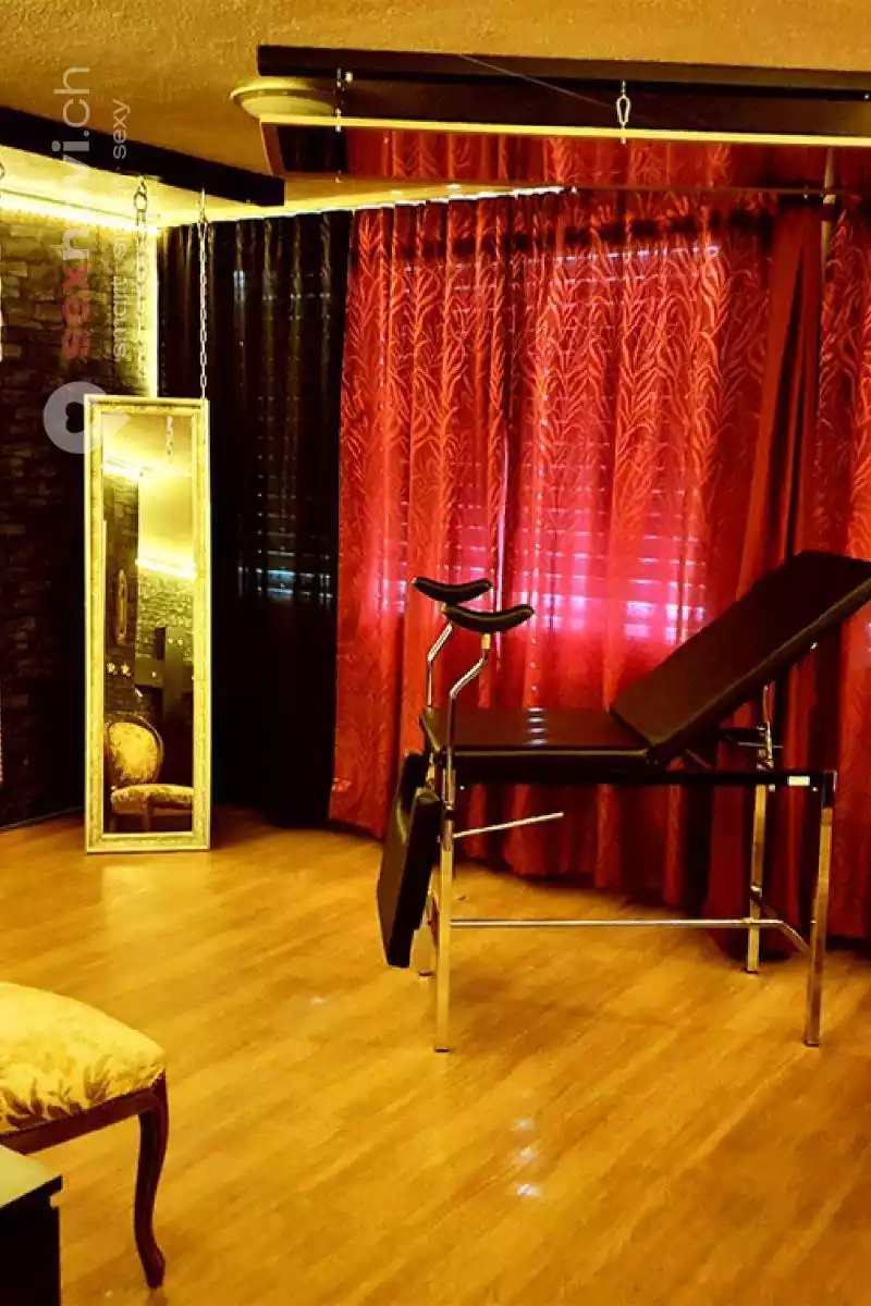 Gold Linie Atelier II Gold Linie Atelier II Luzern