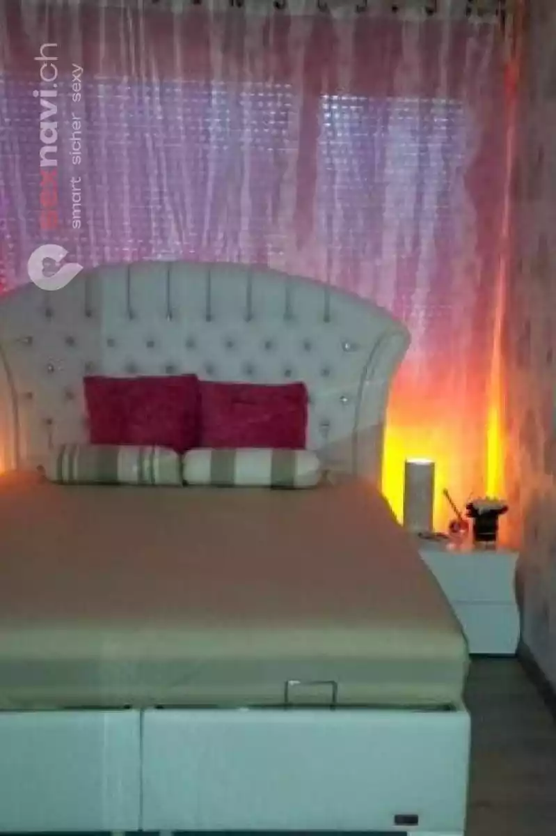 Salon Geneva Girls V Salon Geneva Girls V Genève / Genf