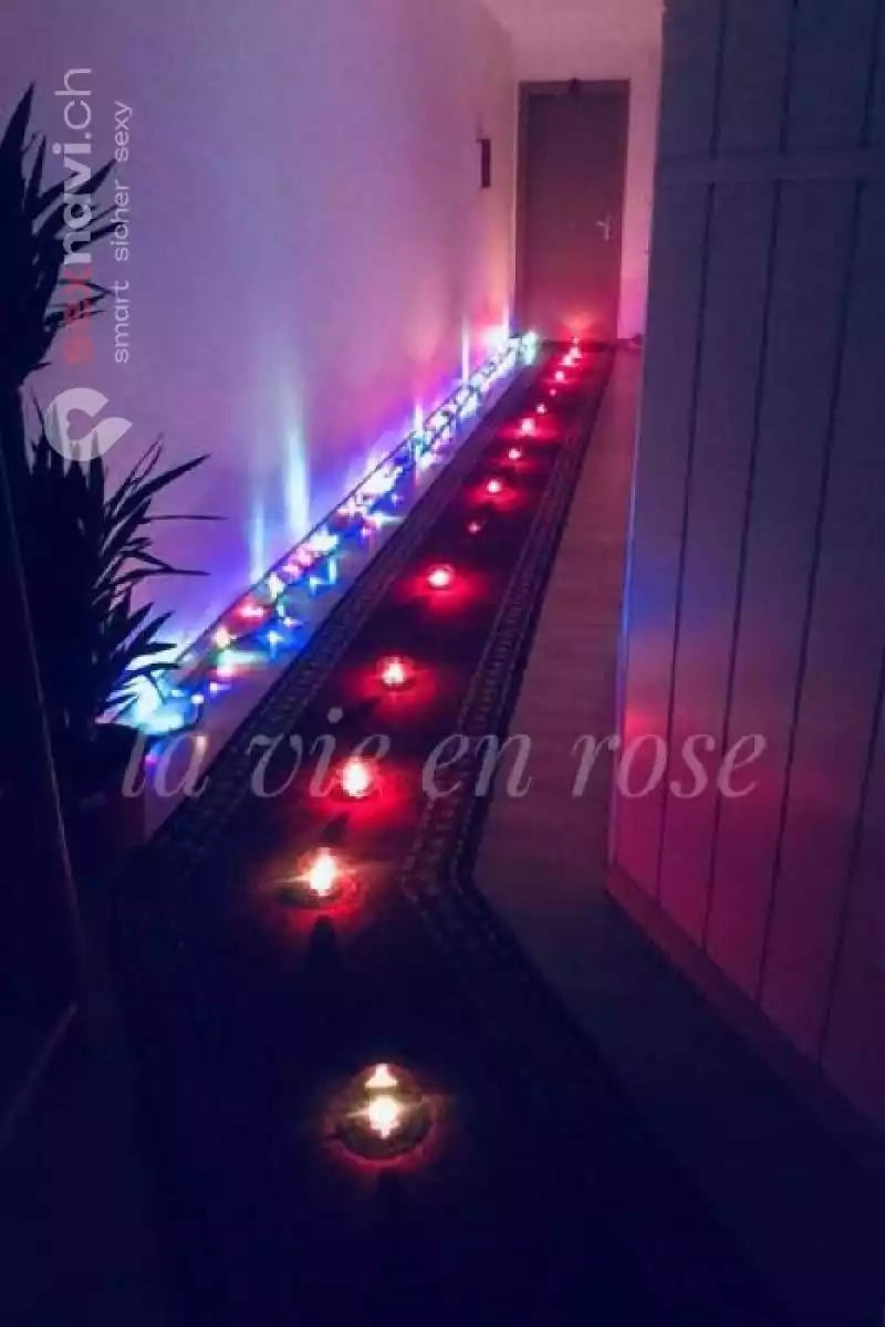 Salon La vie en Rose 89 A Salon La vie en Rose 89 A Neuchatel / Neuenburg