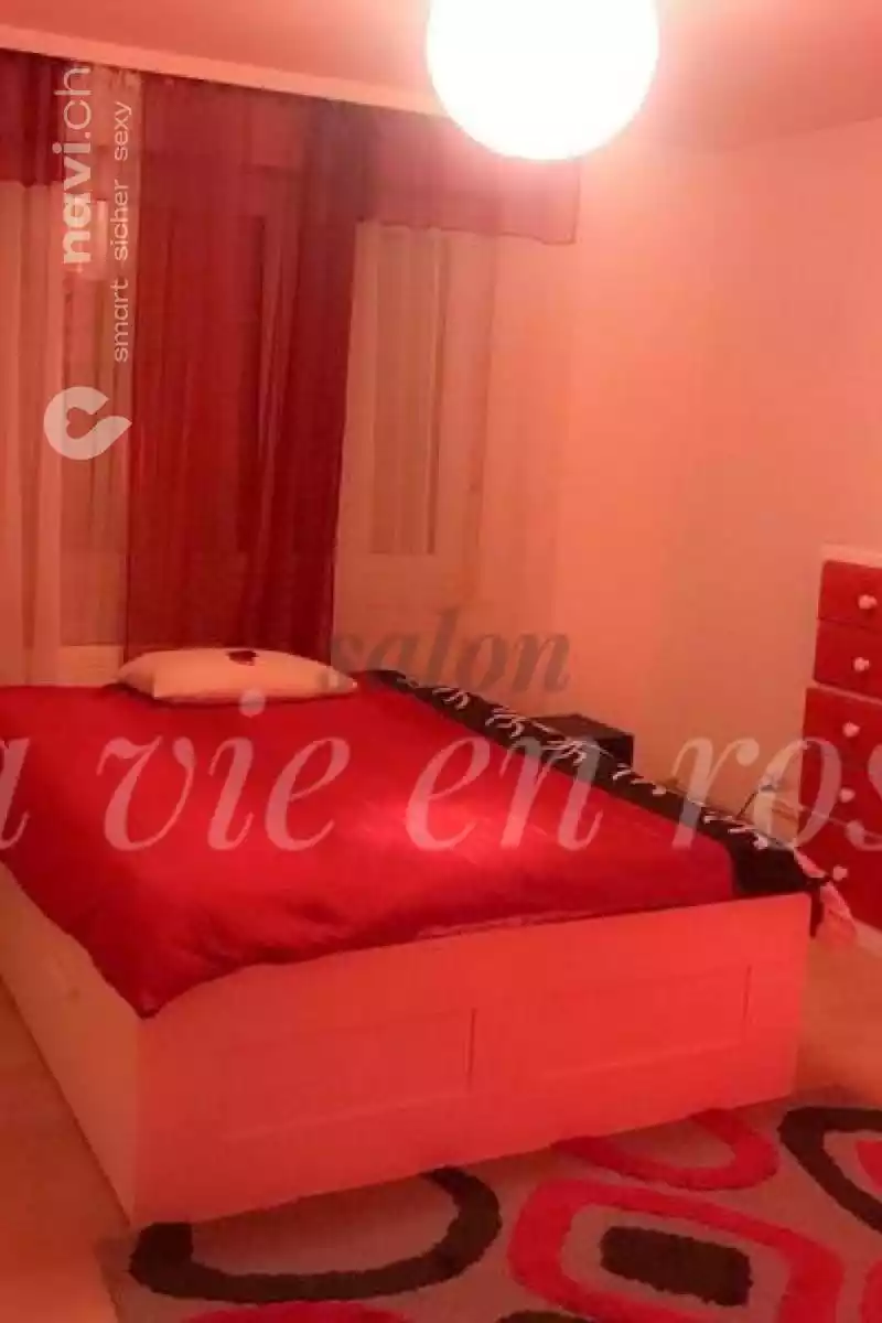 Salon La vie en Rose 89 A Salon La vie en Rose 89 A Neuchatel / Neuenburg