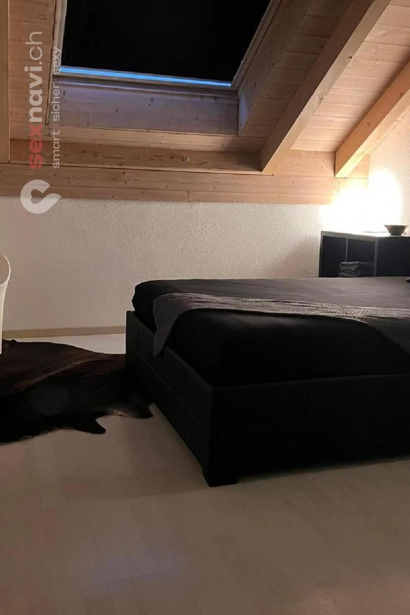 Amara Noir Verdiene bis zu 4000.-/Woche Waltenschwil, Aargau, Schweiz