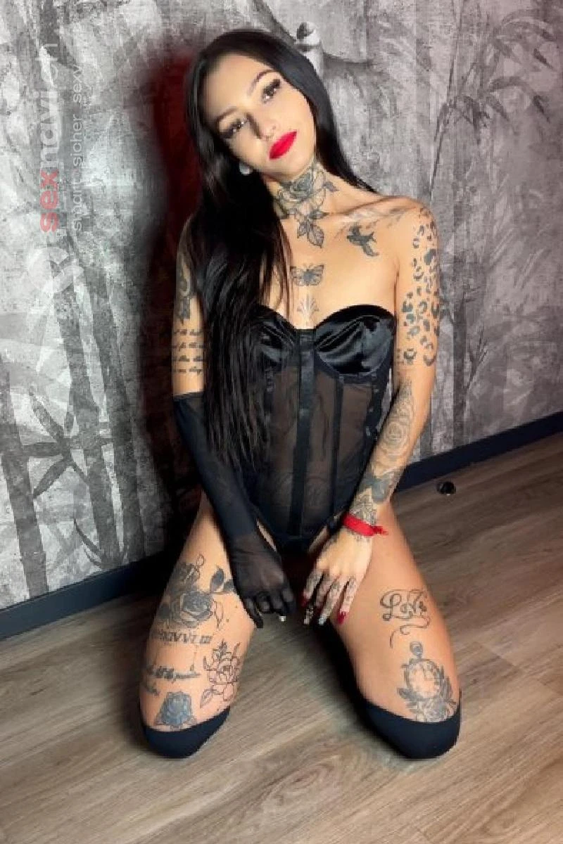 KETRIN Mega-heisser TEENIE... Basel, Basel, Schweiz