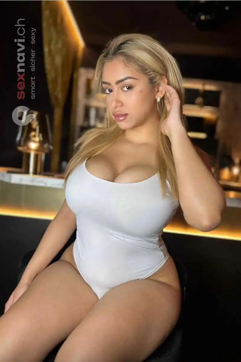 BELLA-XXL-BOOBS 18-j&auml;hrige Spalte wartet.... Z&uuml;rich Umgebung, Schaffhausen, Z&uuml;rich Stadt, Schweiz, Thayngen