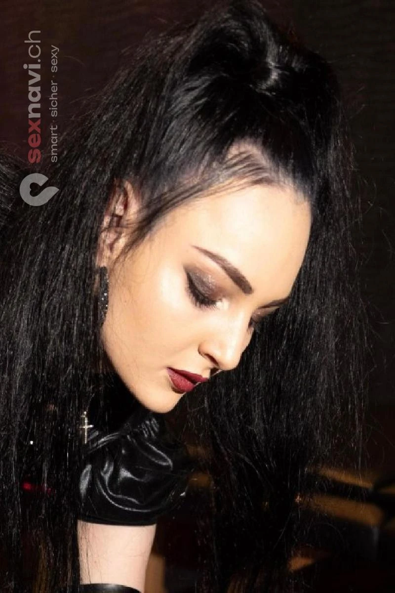 Mistress Anabelle Erfahrene Domina Zug, Buchrain, Aargau, Schweiz, Luzern
