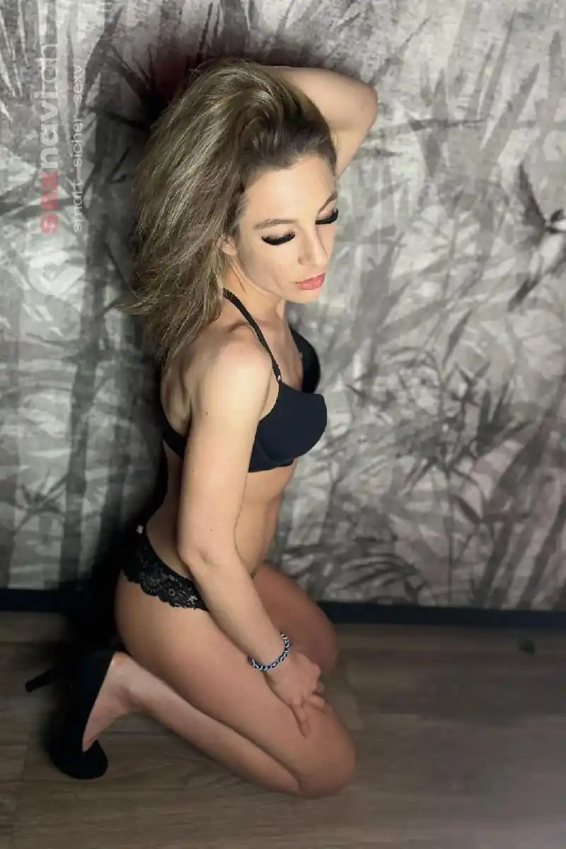 MIRKA-PORNOSTAR In den Mund und in den Arsch Z&uuml;rich Umgebung, Schaffhausen, Z&uuml;rich Stadt, Schweiz, Thayngen