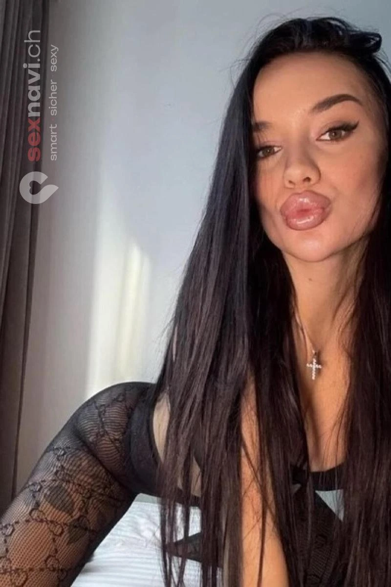 Emily TEEN SKINNY TEEN GFE FN FK 69 CIF Waadt, Schweiz, Neuchatel / Neuenburg, Yverdon-les-Bains, Fribourg / Freiburg