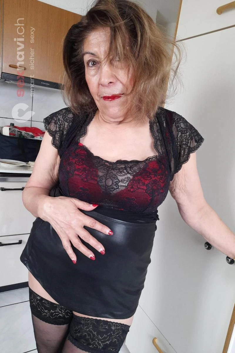 CARMEN OMA Echt verdammt verf&uuml;hrerisch Bern Stadt, Zug, Schweiz, Solothurn, L&auml;tti