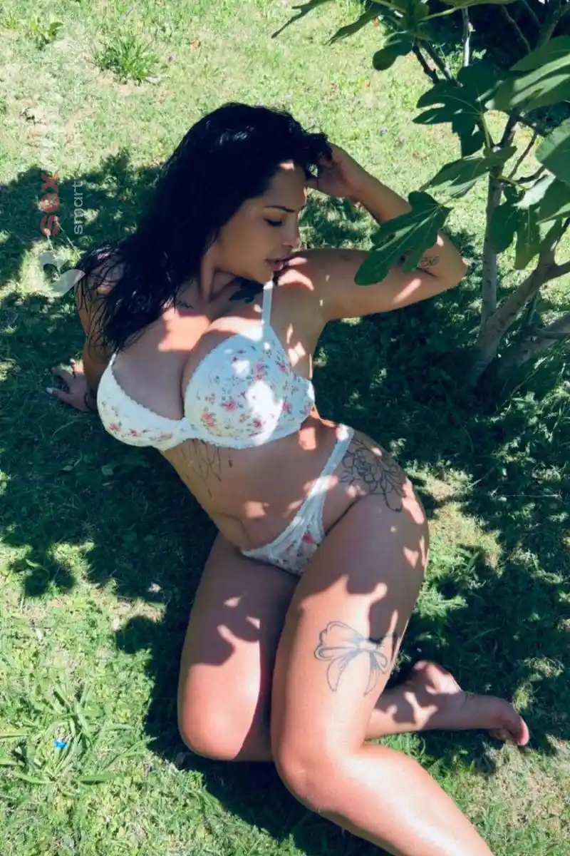 Irina CHUBBY CHUBBY COME IN MOUTH FACE Jura, Schweiz, Neuchatel / Neuenburg, La Chaux-de-Fonds, Fribourg / Freiburg