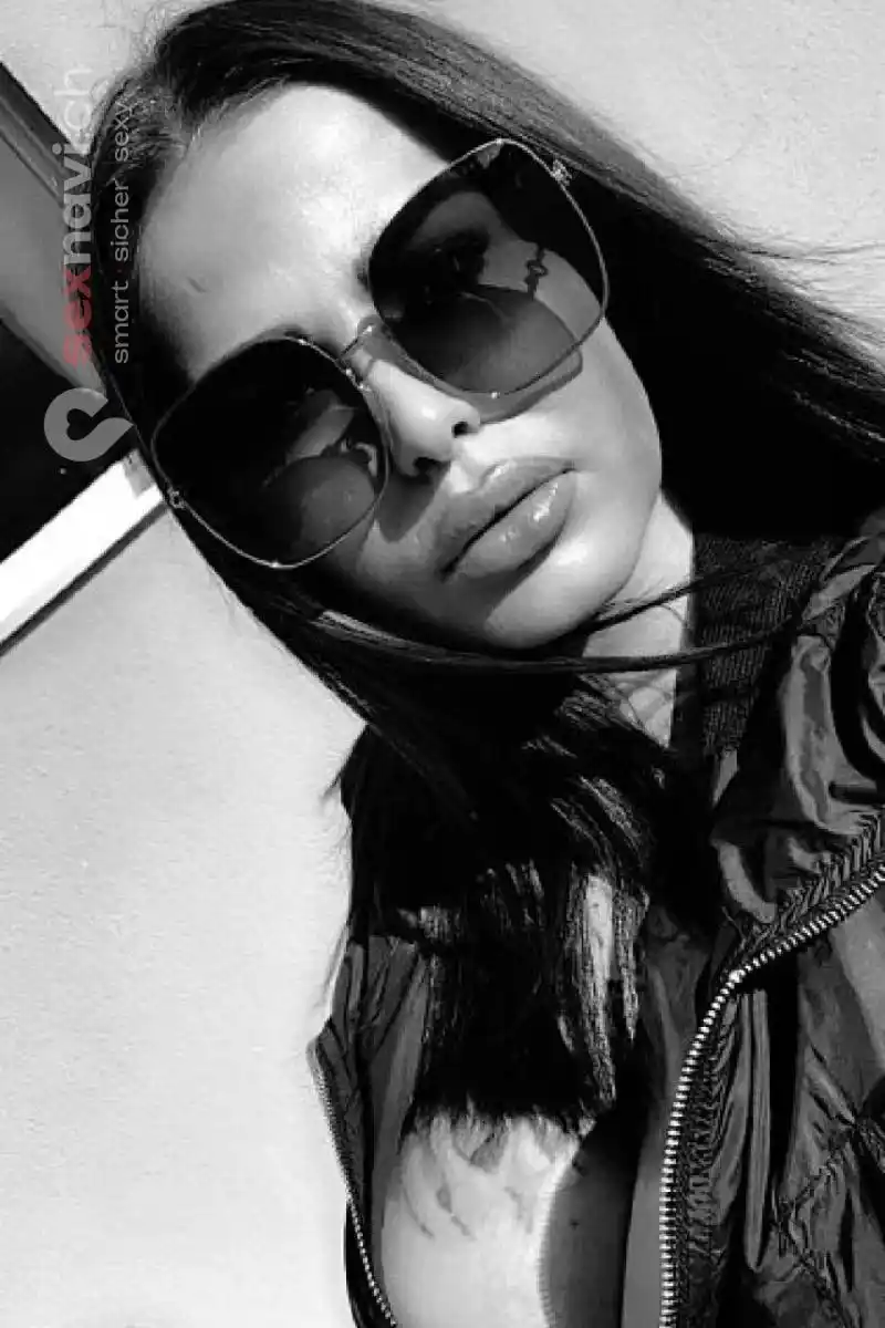 YVONNE Versautes FICK-Luder... Basel, Basel, Schweiz