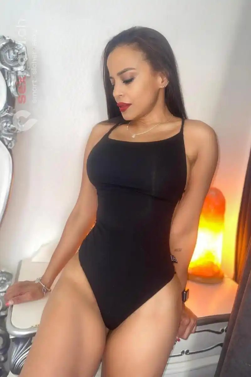 Regina MILF LATINA MILF CIM CIF FK GFE Jura, Schweiz, Neuchatel / Neuenburg, Fribourg / Freiburg