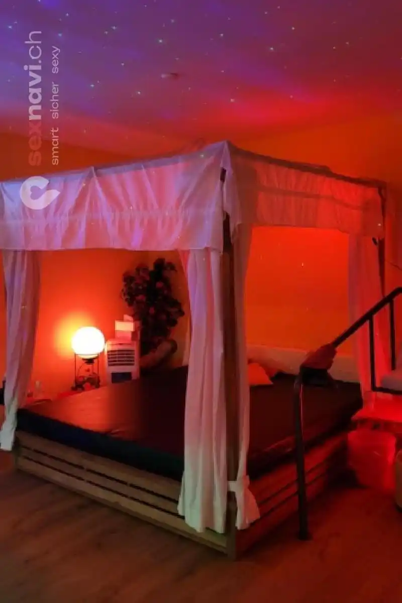 silvia und freundinn JUBIL&Auml;UMS - Gang-bang  VOM S Z&uuml;rich Stadt, Schweiz