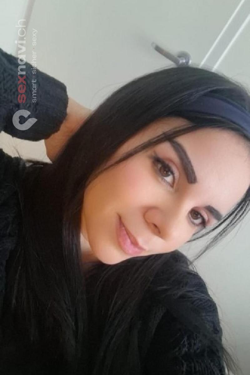 Kacy Liebe gesicht spritzen Basel, Basel, Deutschland, Schweiz