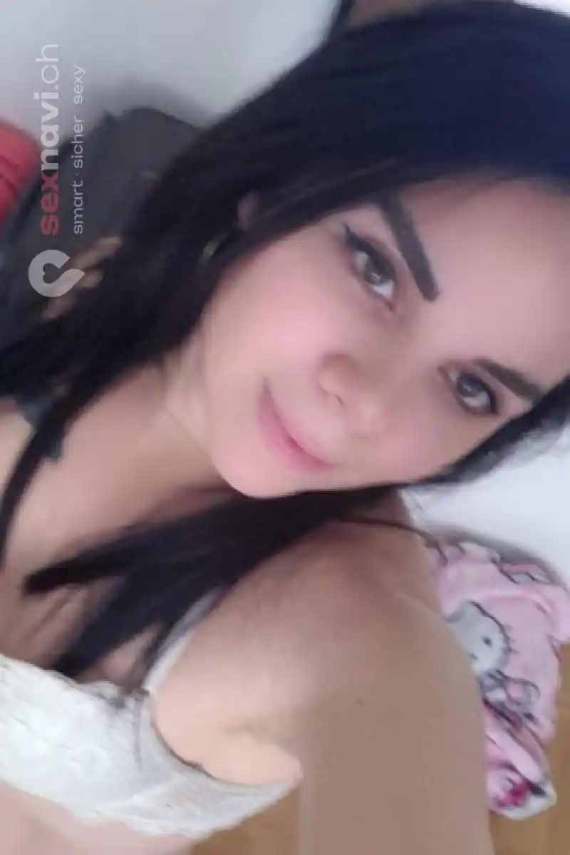 Kacy Liebe gesicht spritzen Basel, Basel, Deutschland, Schweiz