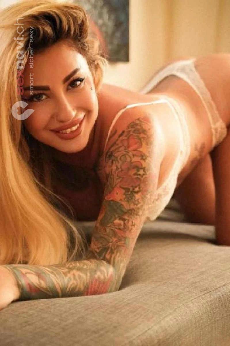 Amira Geile Piercings 😈 Basel, Z&uuml;rich Stadt, Schweiz, Luzern , Schwyz