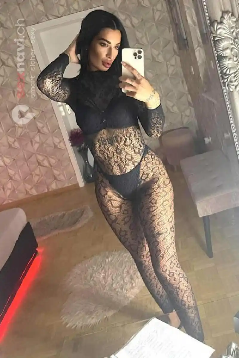 JENNIFER Mega Teenie feucht und geil Basel, Basel, Schweiz