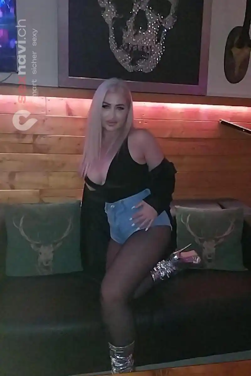 Tanya 💢 J&auml;gerbar 💢 Schweiz, Luzern , Seewen SZ, Schwyz