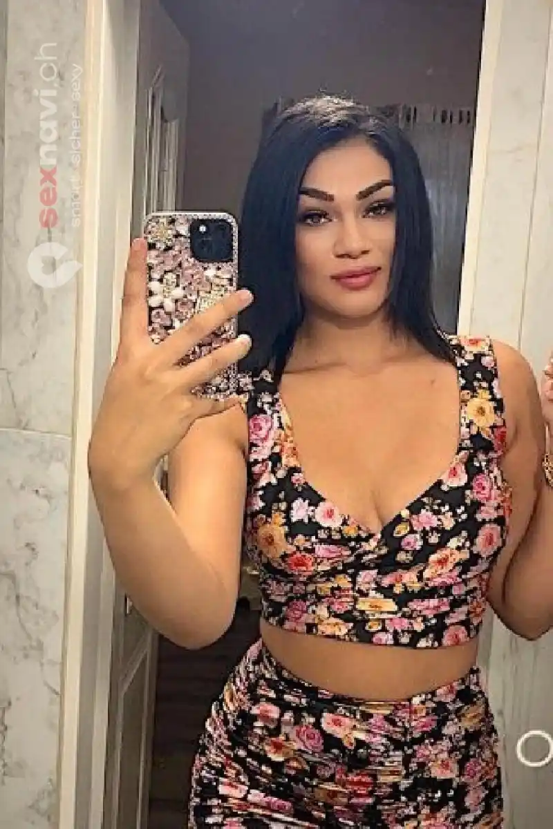 MIA Teenie will Dich tief spüren Basel, Basel, Schweiz