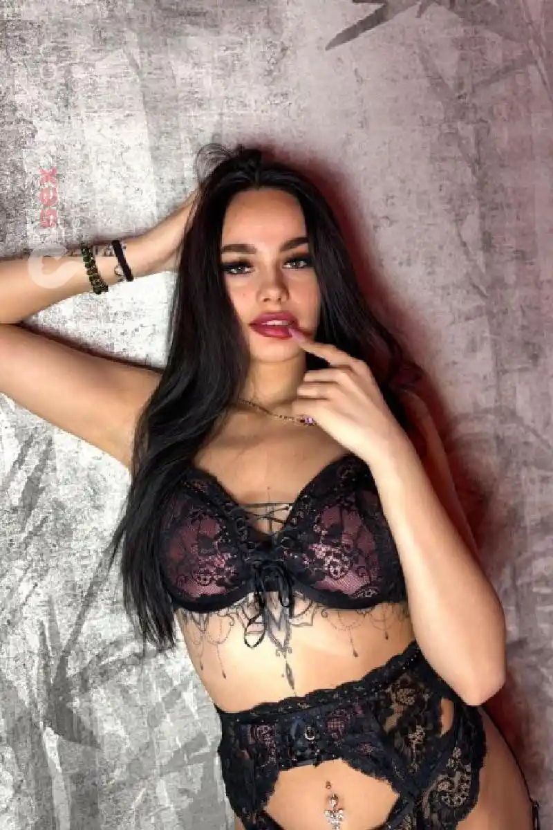 ANISSA Teenie - Heiss und feucht... Basel, Basel, Schweiz