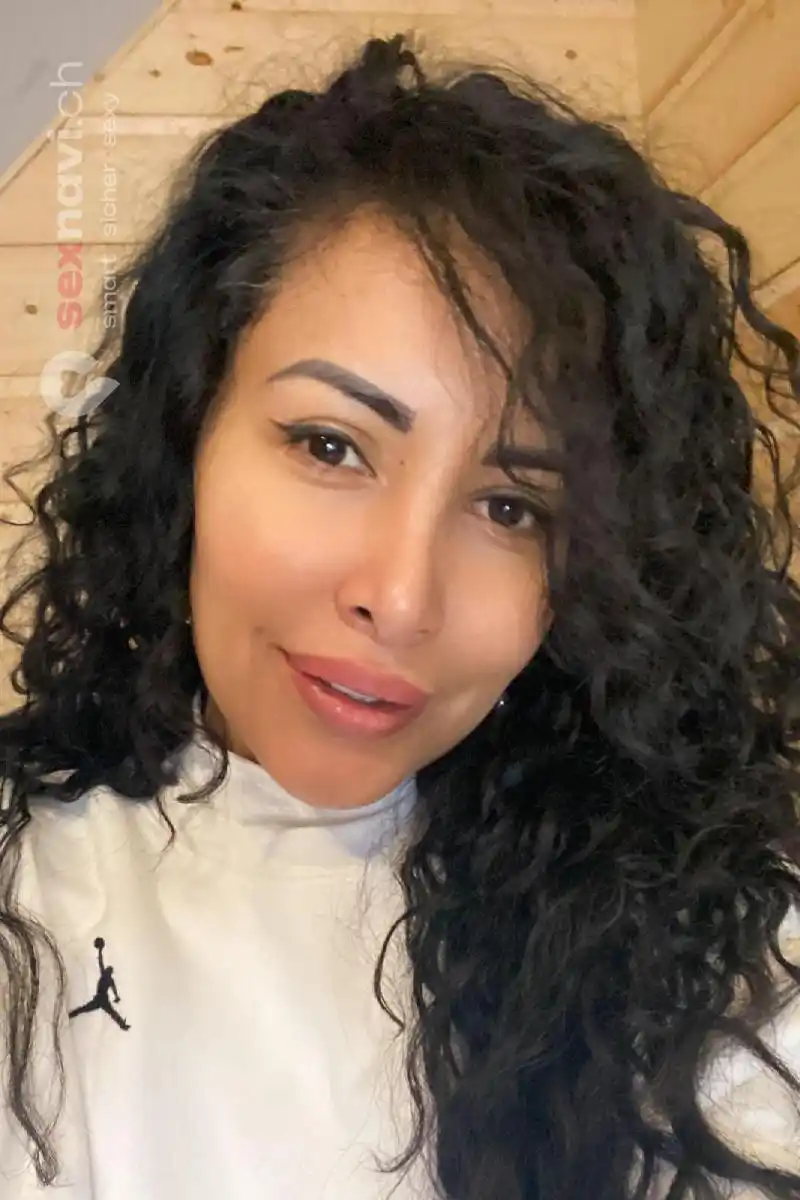 Andrea MILF MILF LATINA GFE CIM CIF Waadt, Schweiz, Neuchatel / Neuenburg, Yverdon-les-Bains, Fribourg / Freiburg