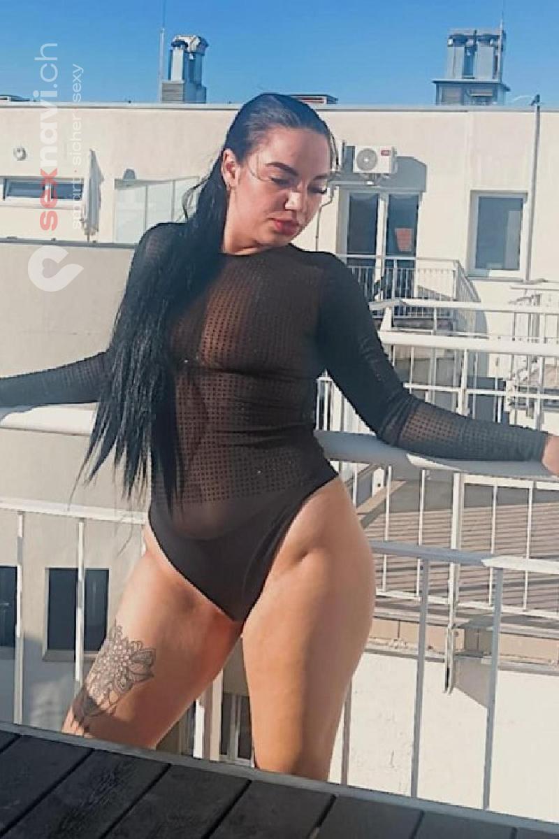 ZOE Rassig + Brand-heiss... Basel, Basel, Schweiz