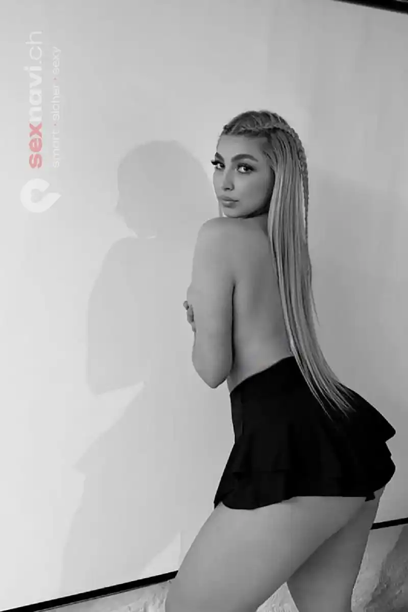 Beatrice Une femme aux courbes Waadt, Deutschland, Schweiz, Roche VD