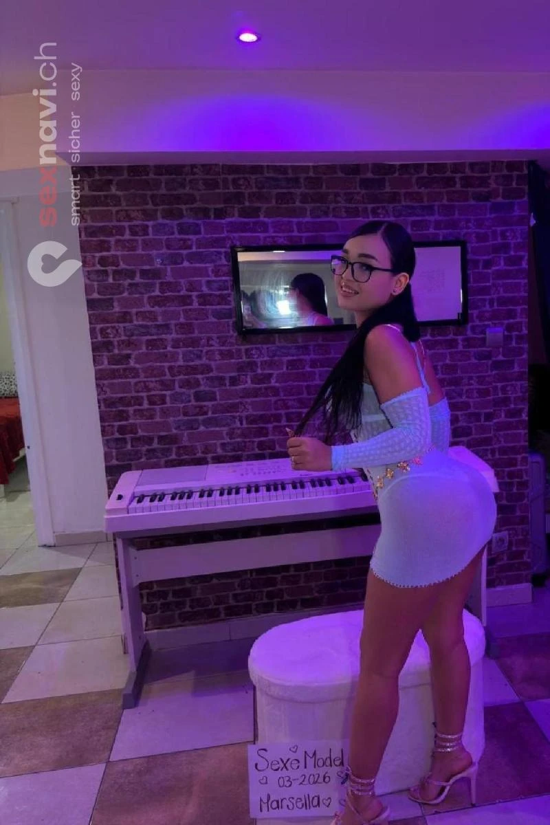 Lili TEEN LATINA TEEN COME IN MOUTH Bern Stadt, Biel/Bienne, Schweiz, Biel/Bienne - Grenchen, Solothurn