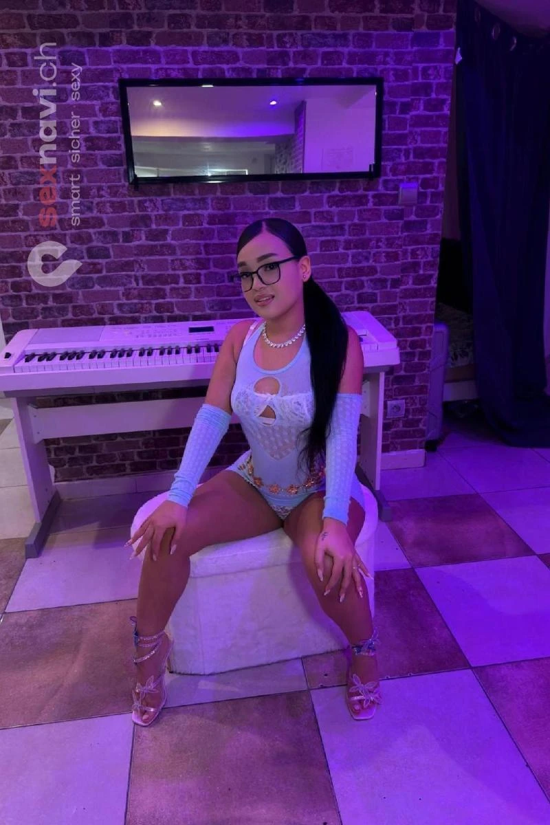 Lili TEEN LATINA TEEN COME IN MOUTH Bern Stadt, Biel/Bienne, Schweiz, Biel/Bienne - Grenchen, Solothurn
