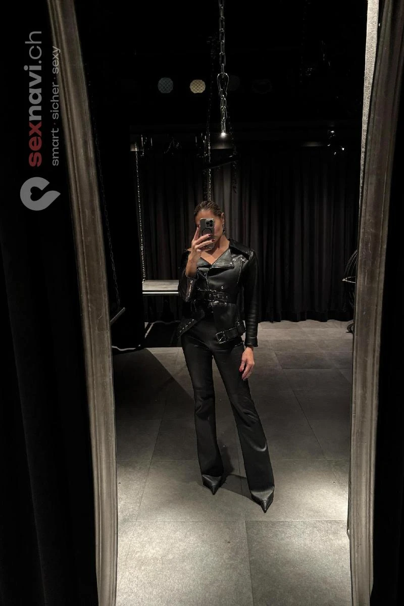 Lady Diyosa Klassische Erziehung Bern Stadt, Bern Umgebung, Hindelbank, Schweiz, Solothurn