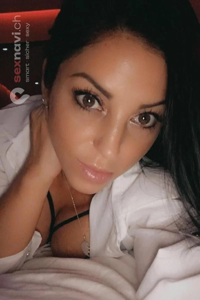 Angy BRUNETTE ANAL SEX Waadt, Schweiz, Neuchatel / Neuenburg, Yverdon-les-Bains, Fribourg / Freiburg