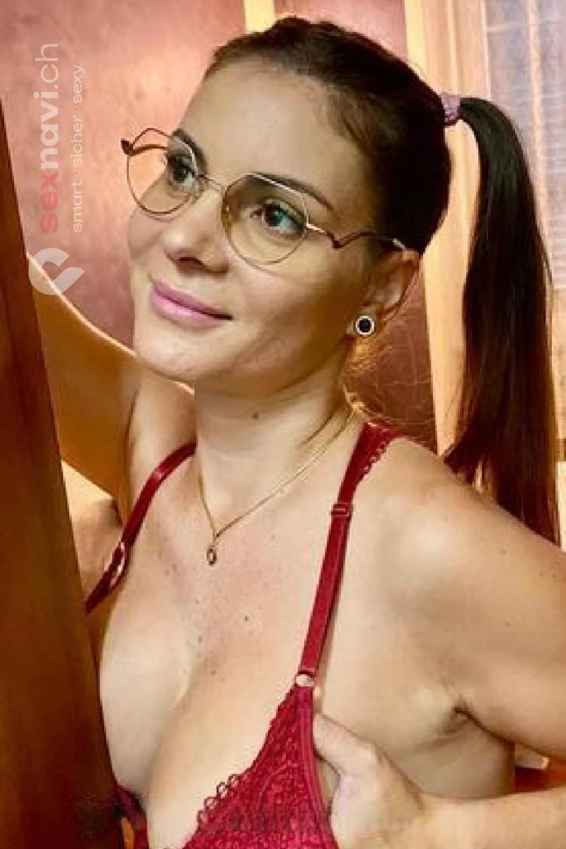 Miriam stehst du auf Brillensex ? St.Gallen, Thurgau, Schweiz, Rheineck