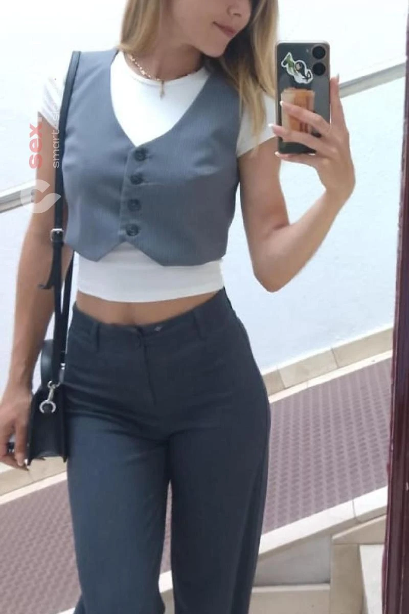 Chloe TEEN BLOND TEEN COME IN MOUTH Bern Stadt, Schweiz, Biel/Bienne - Grenchen, Solothurn, La Chaux-de-Fonds