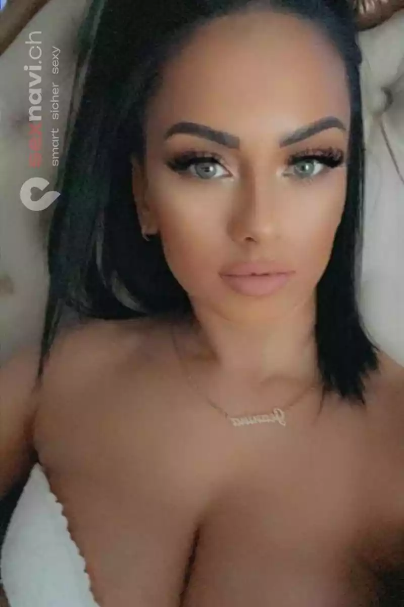 Yasmine BRUNETTE ANAL SEX Bern Stadt, Schweiz, Biel/Bienne - Grenchen, Solothurn, Yverdon-les-Bains