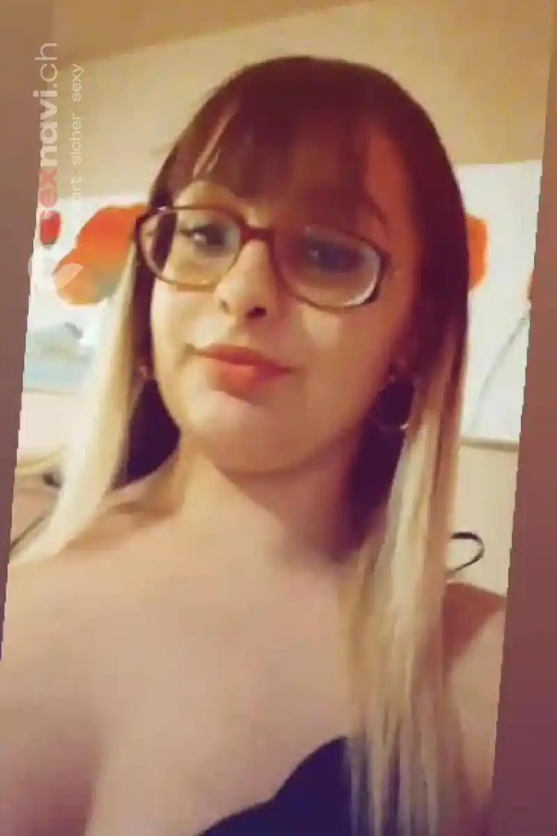 Melody bis 22.2 xxx Teeny Hodenmassage St.Gallen, Österreich, Thurgau, Schweiz, Müllheim Dorf