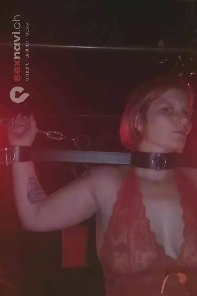 Ella Bizarr The Red Devil Cutting  St.Gallen, Zürich Umgebung, Schweiz, St. Gallen