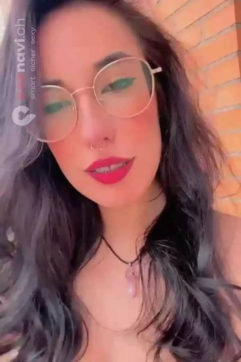 Rose TEEN TEEN COME IN MOUTH Handjob Jura, Schweiz, Neuchatel / Neuenburg, Yverdon-les-Bains, Fribourg / Freiburg